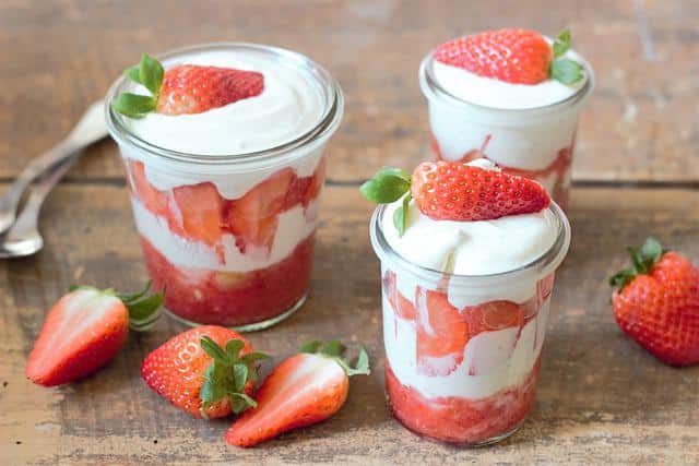 yaourt avec des fraises