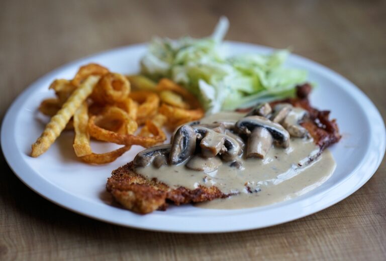 Poulet aux champignons et à la crème0 (0)